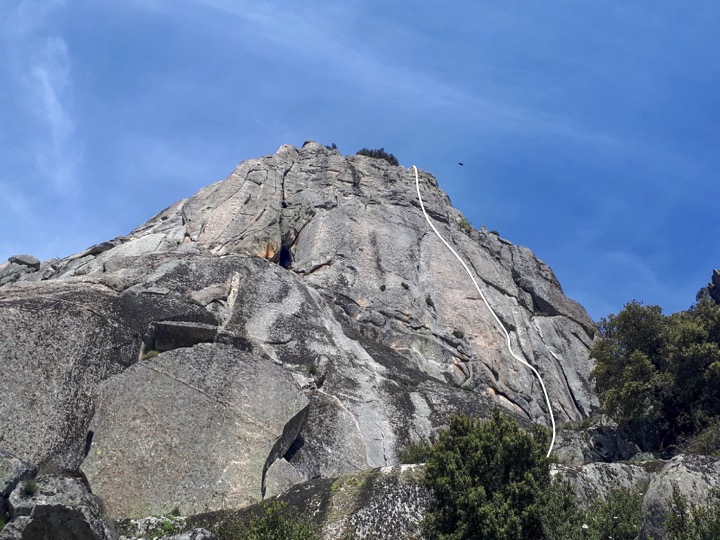 Escalada en Solitario, la Cabrera. 18 los ojos que te ven.