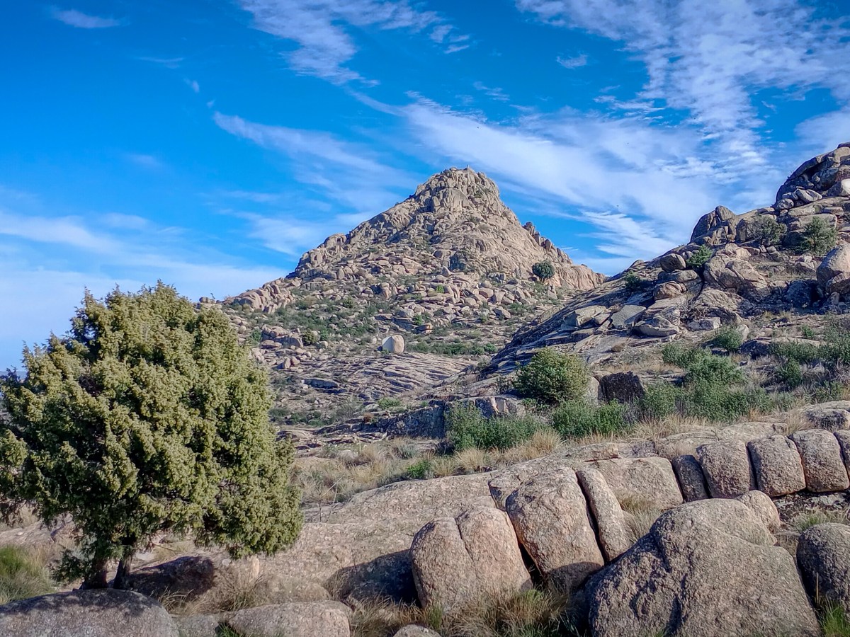 Iniciación al «corre-trepa», una propuesta en las Cabreras y el Pico de la Miel