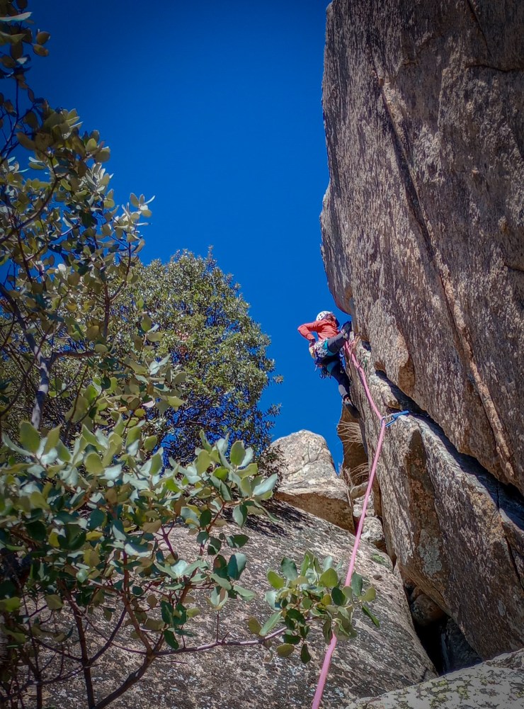 Las Fisuras del Cancho de los Tejos, la Cabrera