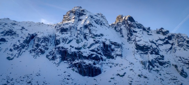 Escalada en Hoya Moros: Bellezas y Retos del Invierno