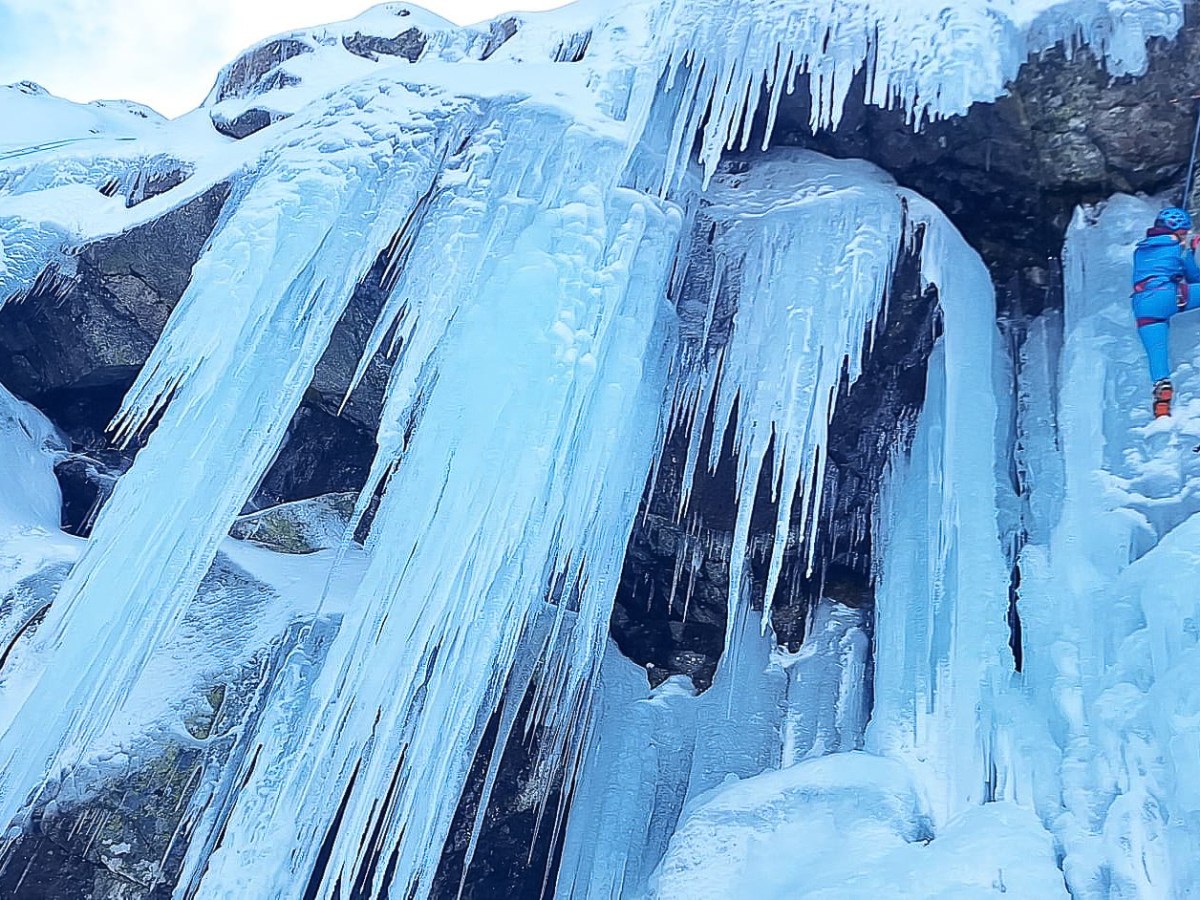 Escalada en hielo en Becedas: Sector Escuela