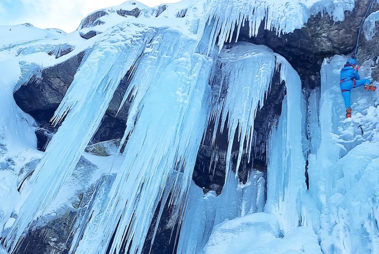 Escalada en hielo en Becedas: Sector Escuela